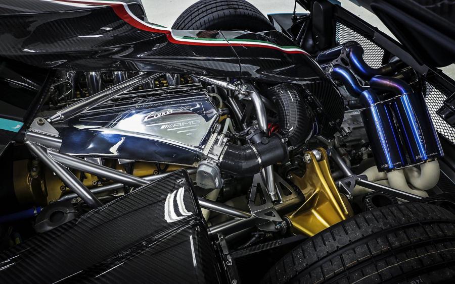 Моторный отсек Pagani Zonda 760 RSJX 2014 года  (фото 21 из 24)